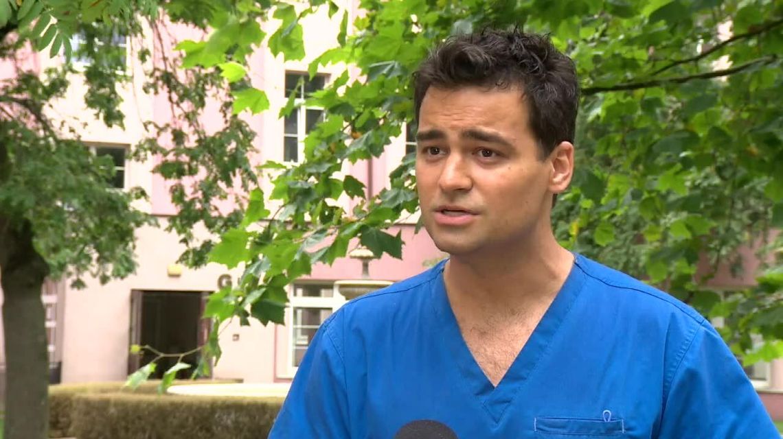 Lekarz chroniony przez policjantów. "Obiecywano śmierć mnie, mojej rodzinie" Lekarz chroniony przez policjantów. "Obiecywano śmierć mnie, mojej rodzinie"