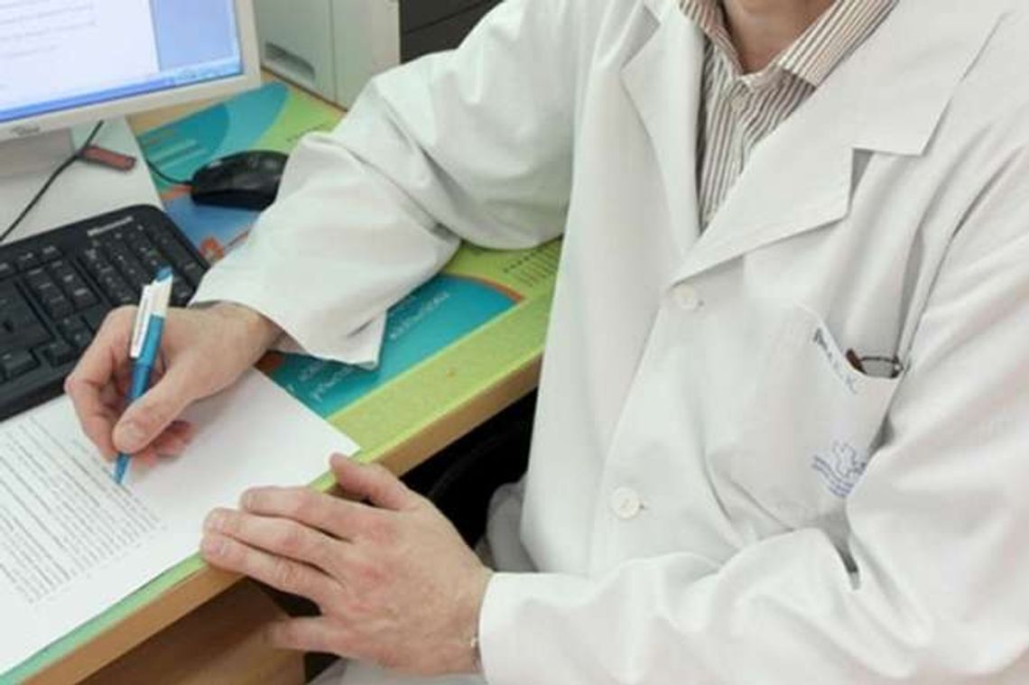 Lekarz zarabiał na śmierci dwa razy 