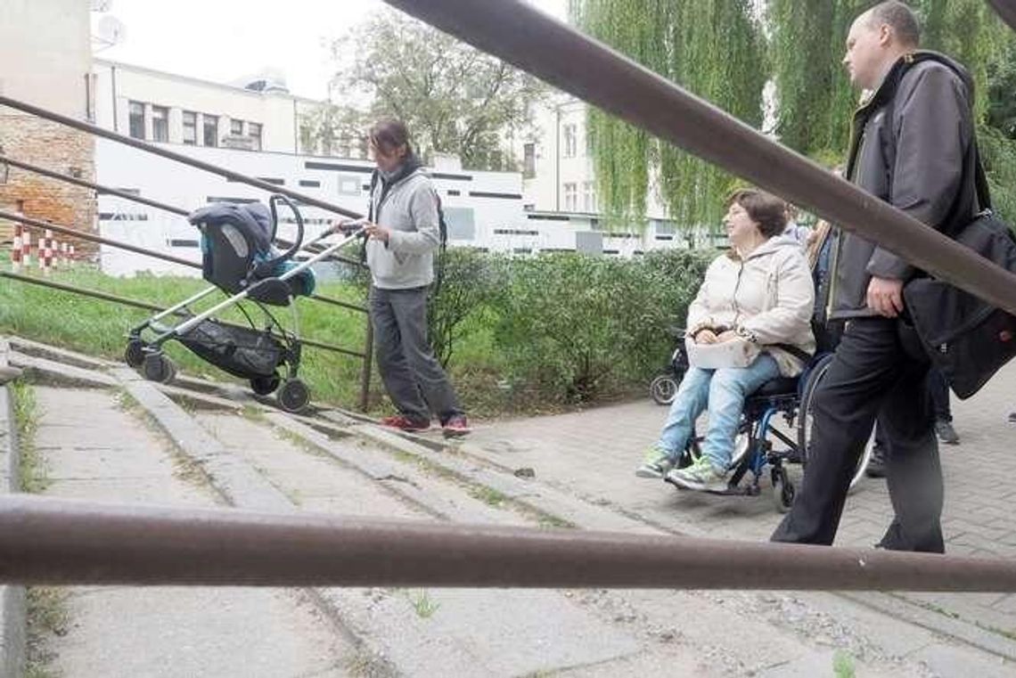 Lekcja bezsilności w Lublinie. Miasto pełne przeszkód, a urzędnicy zawiedli