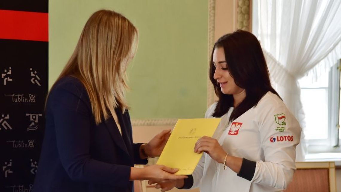 Lekkoatleci AZS UMCS otrzymali Listy Gratulacyjne od Prezydenta Lublina Lekkoatleci AZS UMCS otrzymali Listy Gratulacyjne od Prezydenta Lublina