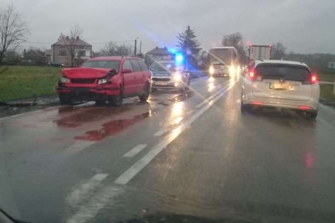 Leokadiów: Zderzenie dwóch aut. Jedna osoba w szpitalu
