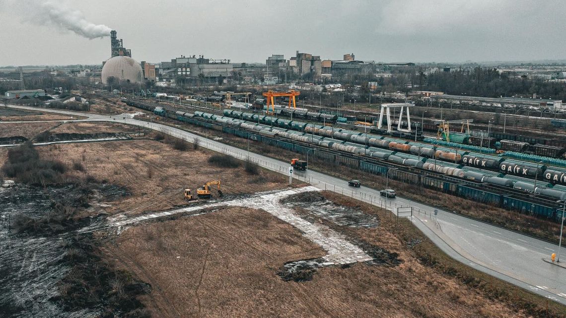 „Lepiej późno niż wcale”. Ruszyła budowa zapowiadanego HUB-u Logistycznego „Lepiej późno niż wcale”. Ruszyła budowa zapowiadanego HUB-u Logistycznego