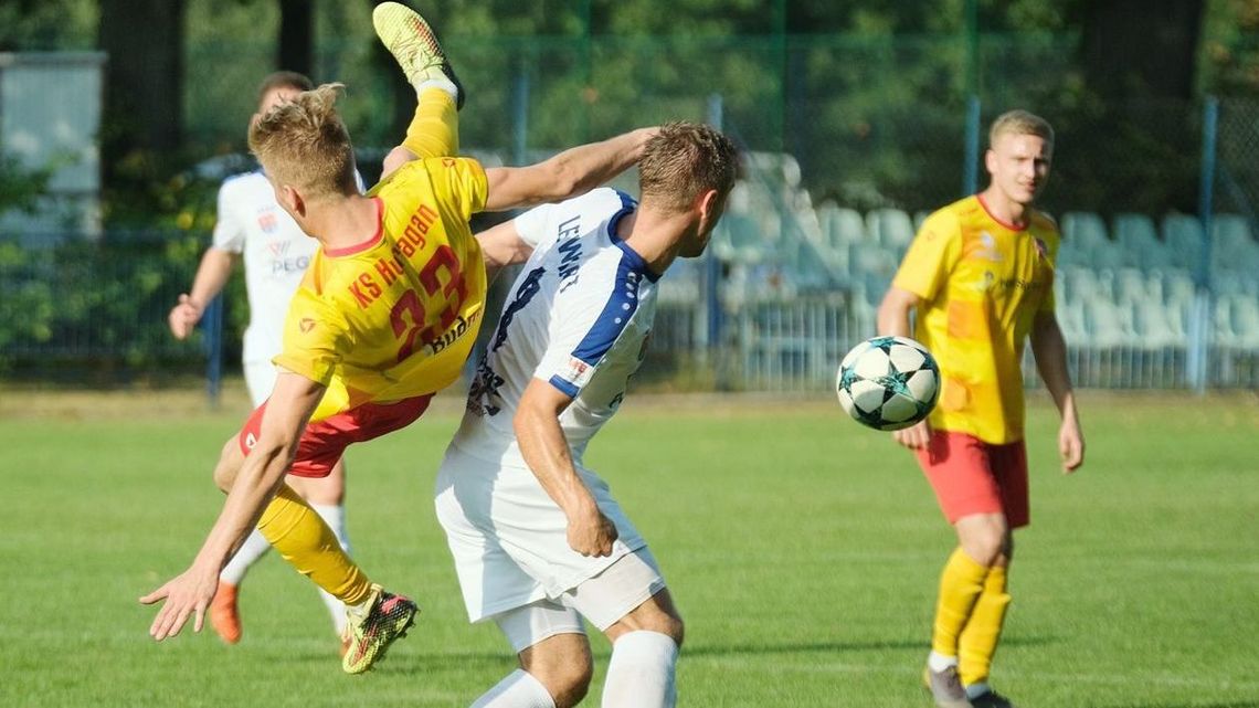 Lewart – Huragan 2:1. Zmiana na czele tabeli [zdjęcia]