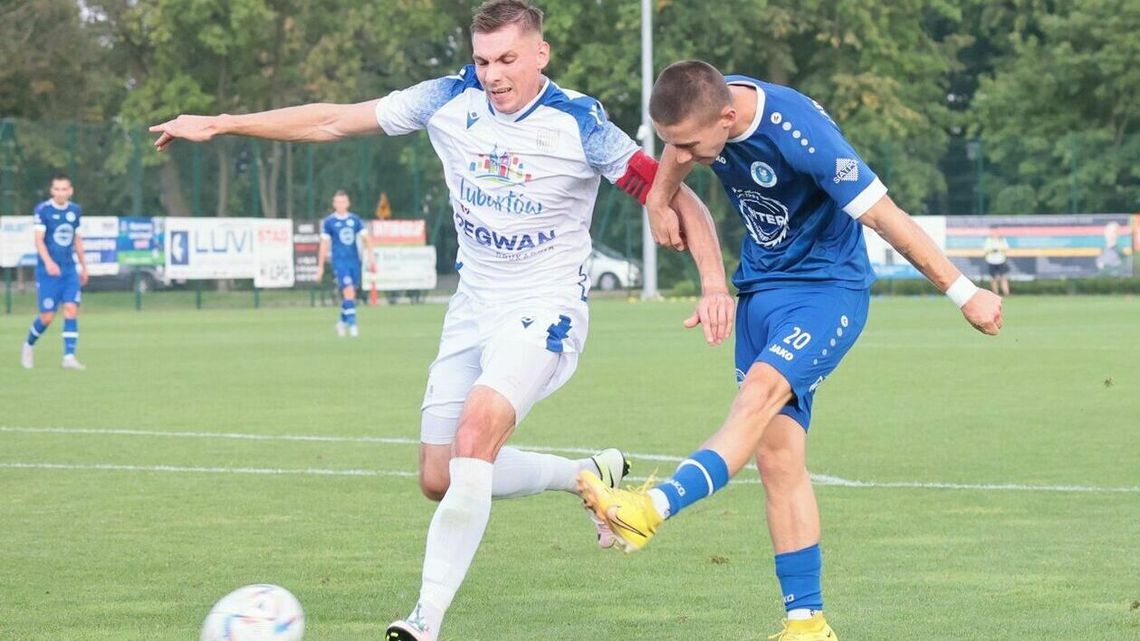 Lewart lepszy od Łady w starciu niepokonanych [zdjęcia]