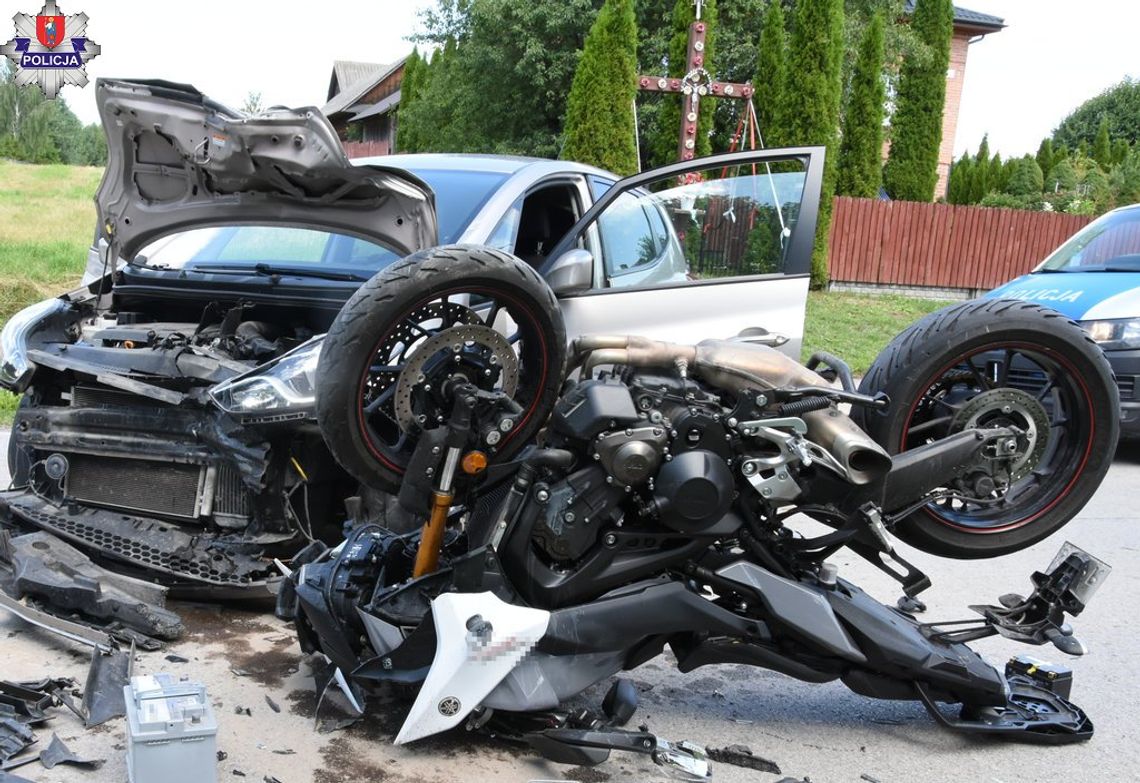 Lewoskręt prosto pod nadjeżdżający motocykl. Groźny wypadek w Wólce Wieprzeckiej Wypadek Policja Zamość