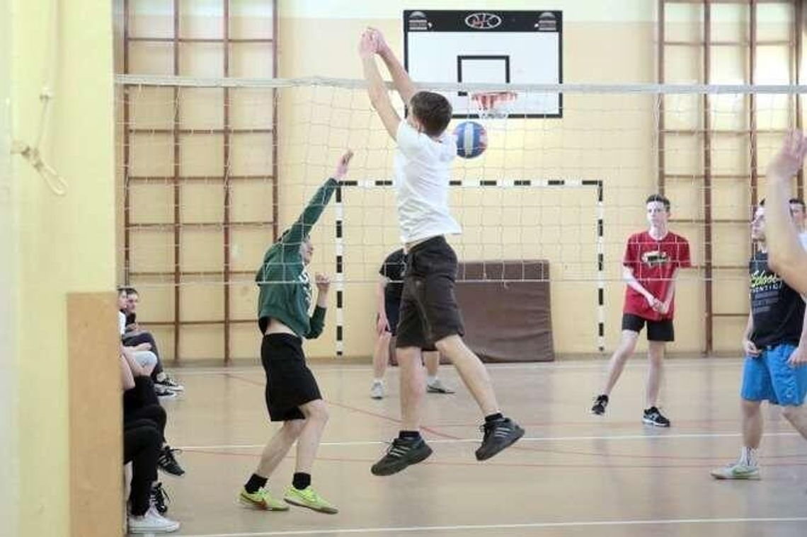 Licealiści z 3 LO będą chodzić na wf w sali gimnastycznej przy Podwalu