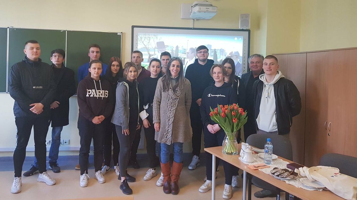 Licealiści z Białej Podlaskiej poznawali historie Żydów. "Młodzież się wciągnęła" Licealiści z Białej Podlaskiej poznawali historie Żydów. "Młodzież się wciągnęła"