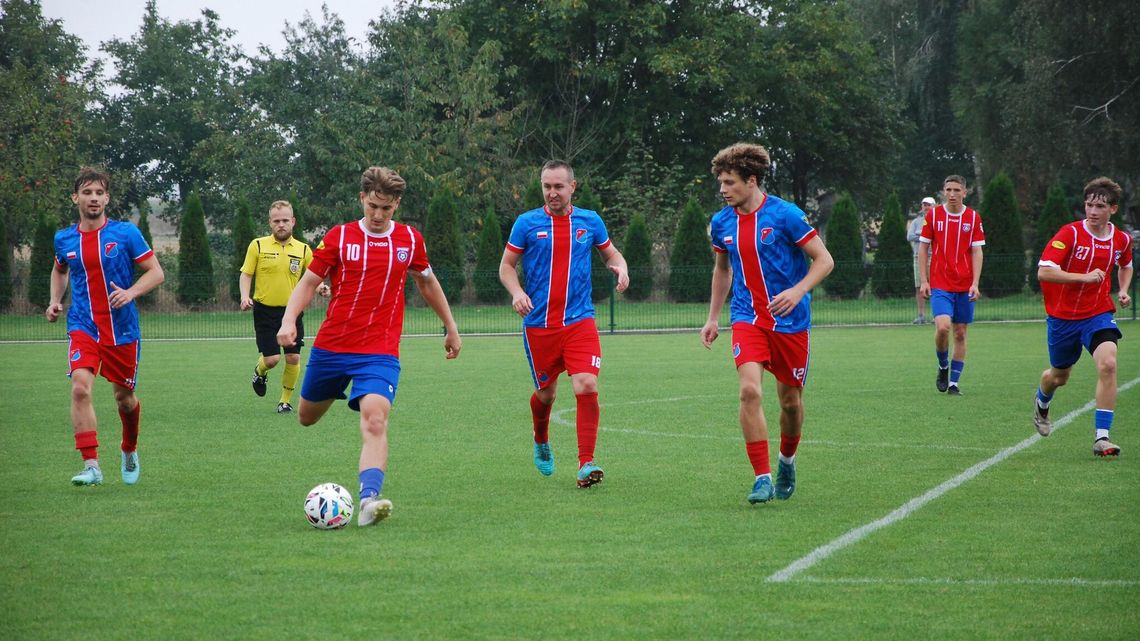 Lider chełmskiej okręgówki ciągle z kompletem, wygrane Włodawianki i Brata Siennica Nadolna
