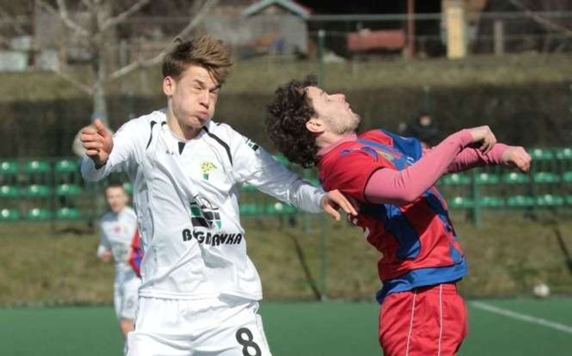 Lider IV ligi gra z rewelacją wiosny Lider IV ligi gra z rewelacją wiosny