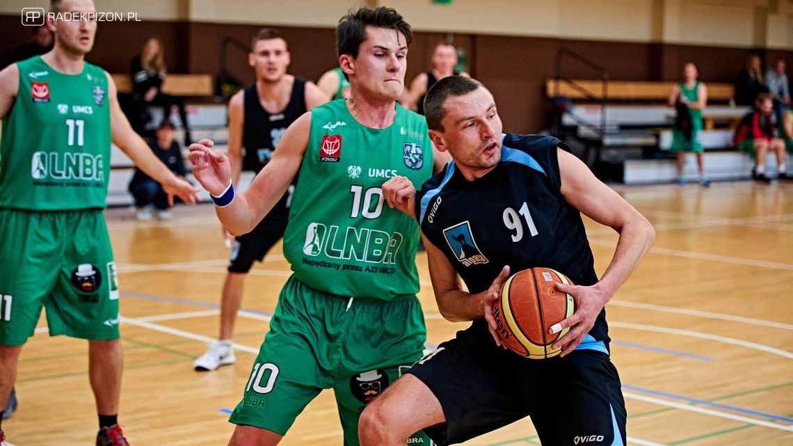 Liga Letnia LNBA. Zacięty mecz pomiędzy Summer mixem i Antyshop.pl Liga Letnia LNBA. Zacięty mecz pomiędzy Summer mixem i Antyshop.pl