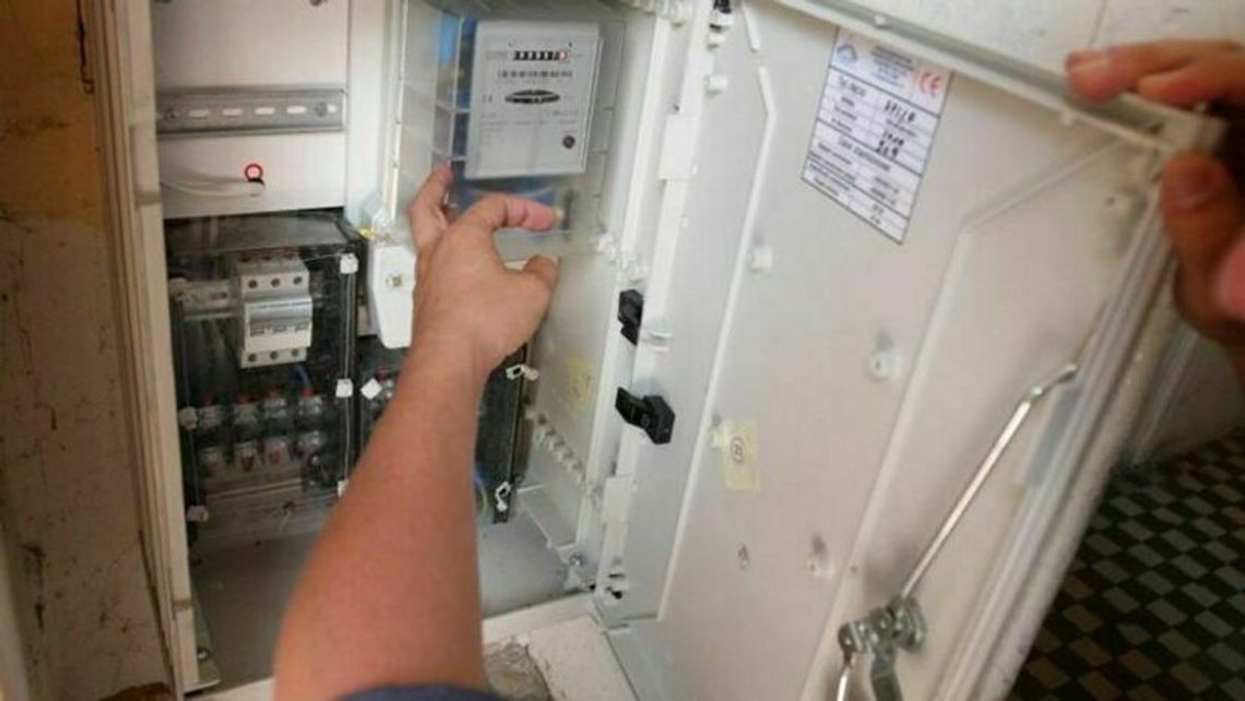 Limit i niższe rachunki za prąd. Tak rząd chce nakłonić Polaków do oszczędzania Limit i niższe rachunki za prąd. Tak rząd chce nakłonić Polaków do oszczędzania