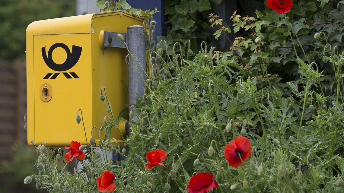 Listonosz bez rękawiczek. Mieszkanka: "Jestem przerażona" Listonosz bez rękawiczek. Mieszkanka: "Jestem przerażona"