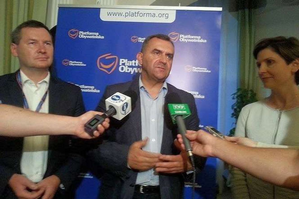 Listy PO do Sejmu: "Jedynki" dla Muchy i Grada. Karpiński drugi w Lublinie (wideo) Listy PO do Sejmu: "Jedynki" dla Muchy i Grada. Karpiński drugi w Lublinie (wideo)