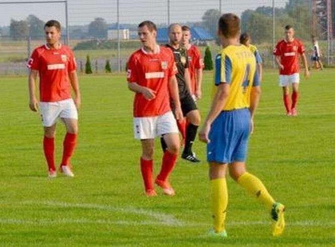 ŁKS Łazy cieszy się z awansu na pierwsze miejsce w tabeli