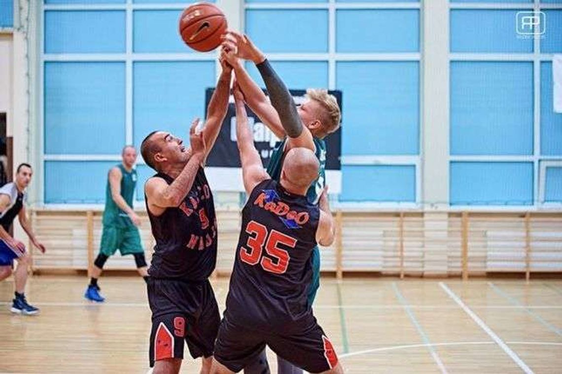 LNBA: Matematyka znowu gromi LNBA: Matematyka znowu gromi