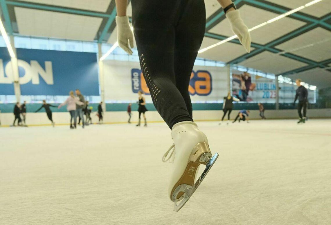 Lodowisko Icemania już czynne. Są też chętni do jazdy na łyżwach [ZDJĘCIA]