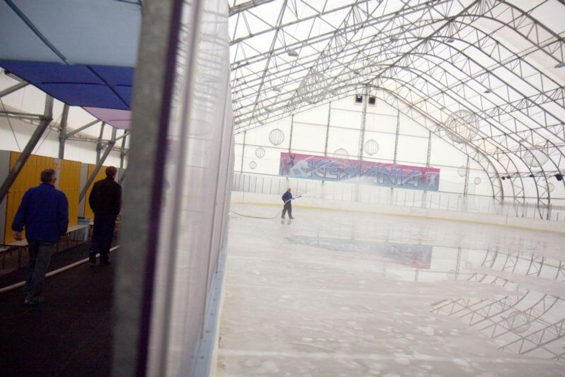 Lodowisko Icemania się zamraża. Ma być równiej Lodowisko Icemania się zamraża. Ma być równiej
