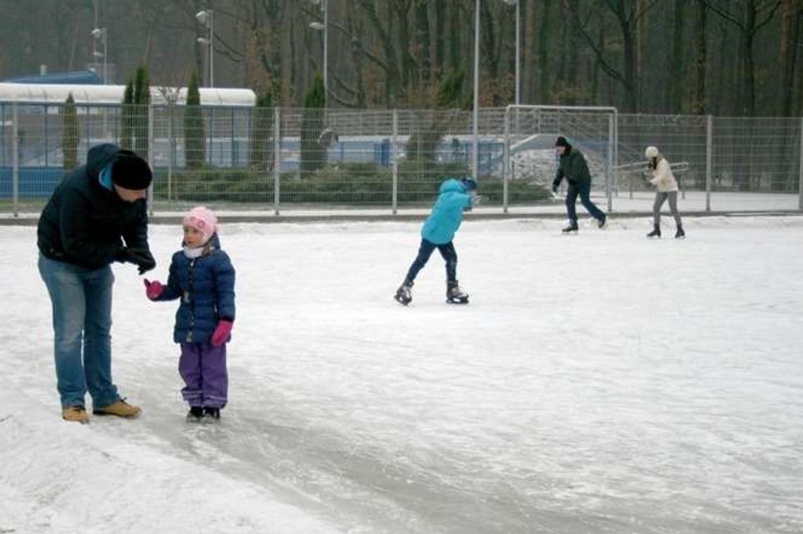Lodowisko w Puławach już otwarte. Kręć piruety przy parku wodnym 