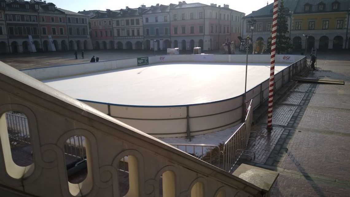 Lodowisko w Zamościu zamknęli przez ograniczenia. Ale już znowu można jeździć na łyżwach