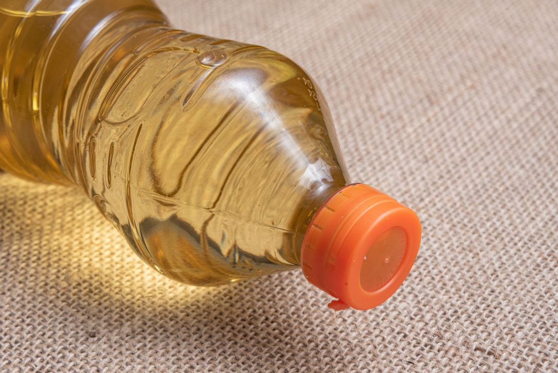 Logistyka w gastronomii: Jak wygląda bezpieczny odbiór i transport zużytego oleju spożywczego?