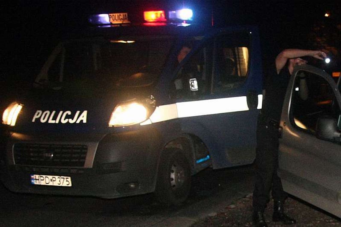 Lokomotywa uderzyła w hondę. Kierowcy nic się nie stało