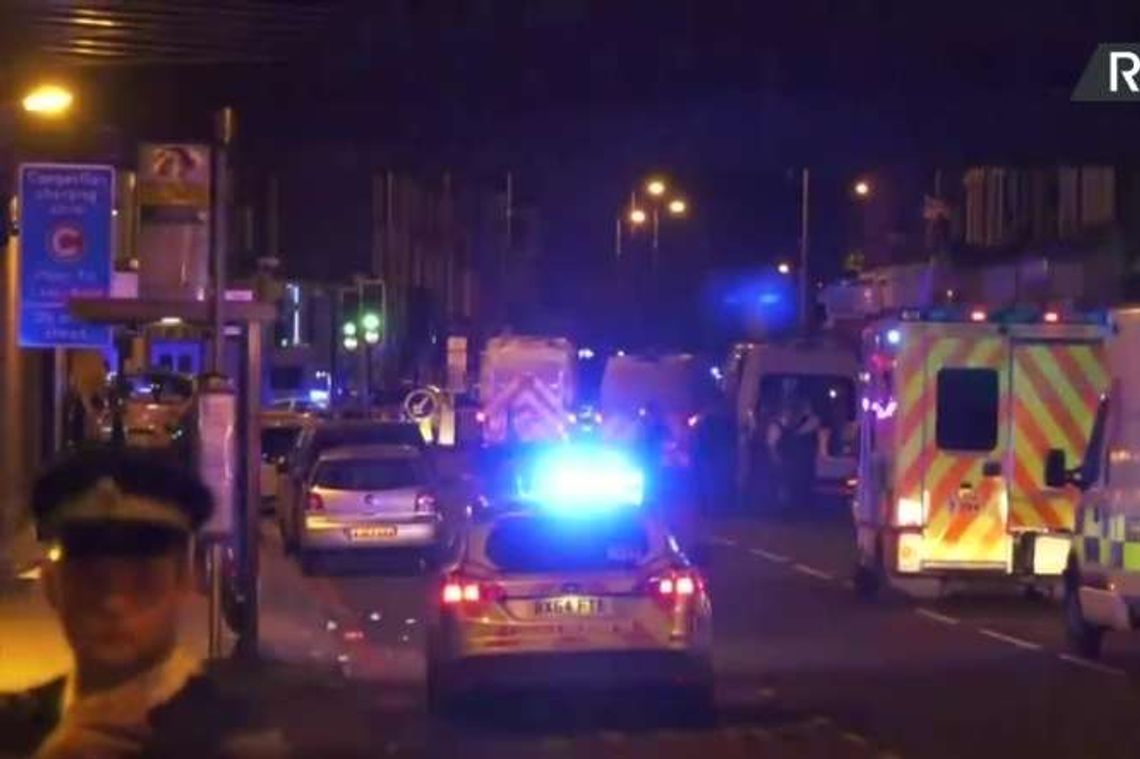 Londyn: Furgonetka wjechała w grupę pieszych obok meczetu Londyn: Furgonetka wjechała w grupę pieszych obok meczetu