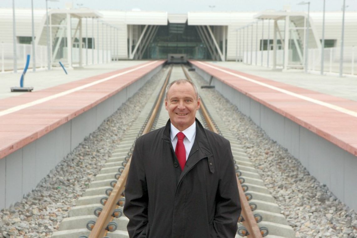 Lotniczy alfabet Sobczaka. \"Lotnisko to mój sukces\"