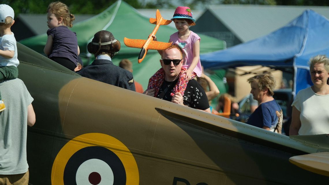 Lotniczy Dzień Dziecka. Piknik w Radawcu [zdjęcia]