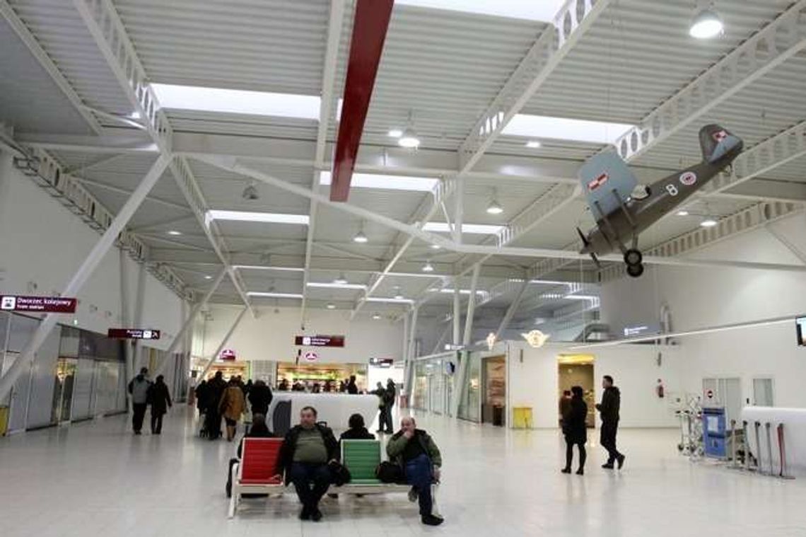 Lotnisko Lublin. Po zamachach terrorystycznych w Brukseli więcej straży na lotnisku