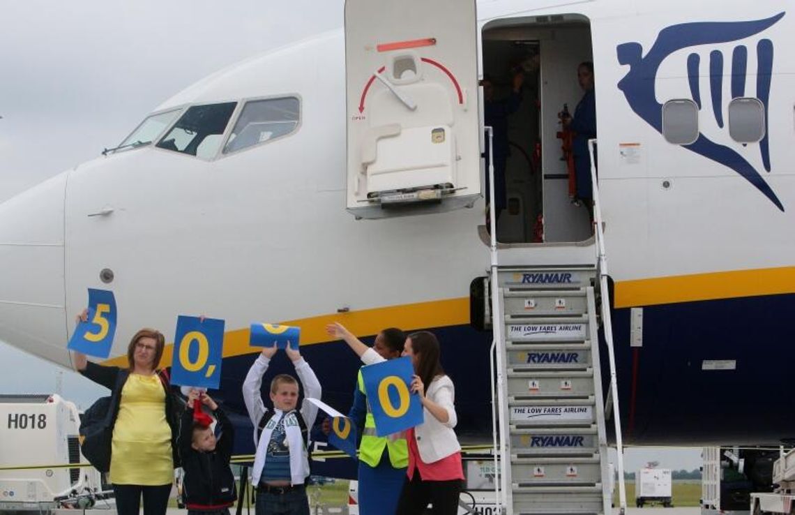 Lotnisko Lublin. Ryanair wyprzedaje bilety z okazji przewiezienia 50 tys. pasażerów