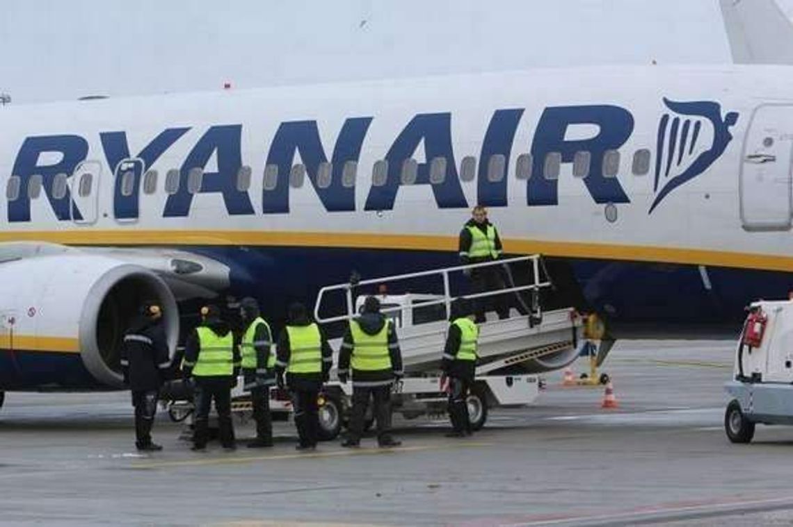 Lotnisko Lublin: Usterka w samolocie Ryanair. Lot do Londynu opóźniony Lotnisko Lublin: Usterka w samolocie Ryanair. Lot do Londynu opóźniony