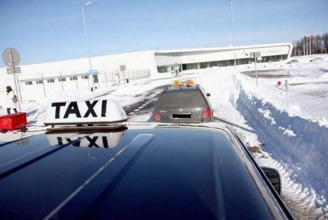 Lotnisko Lublin: Wybrane taksówki przed terminalem