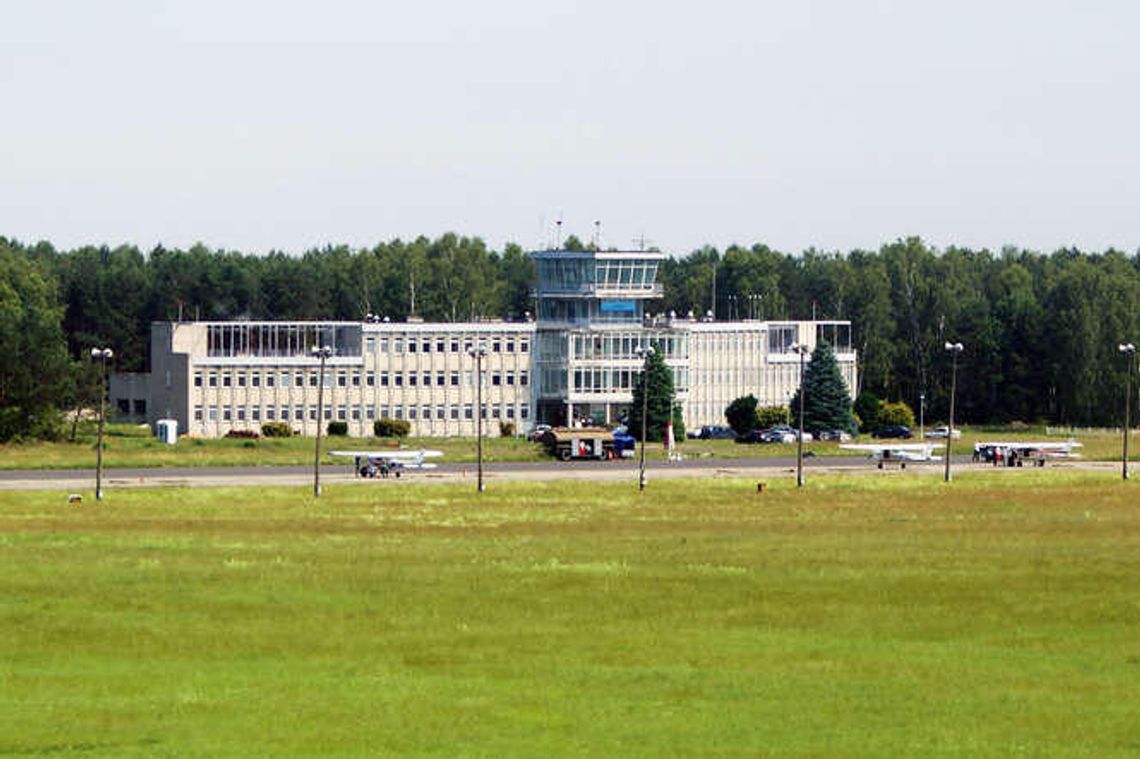 Lotnisko w Białej Podlaskiej. A może szybowce? 