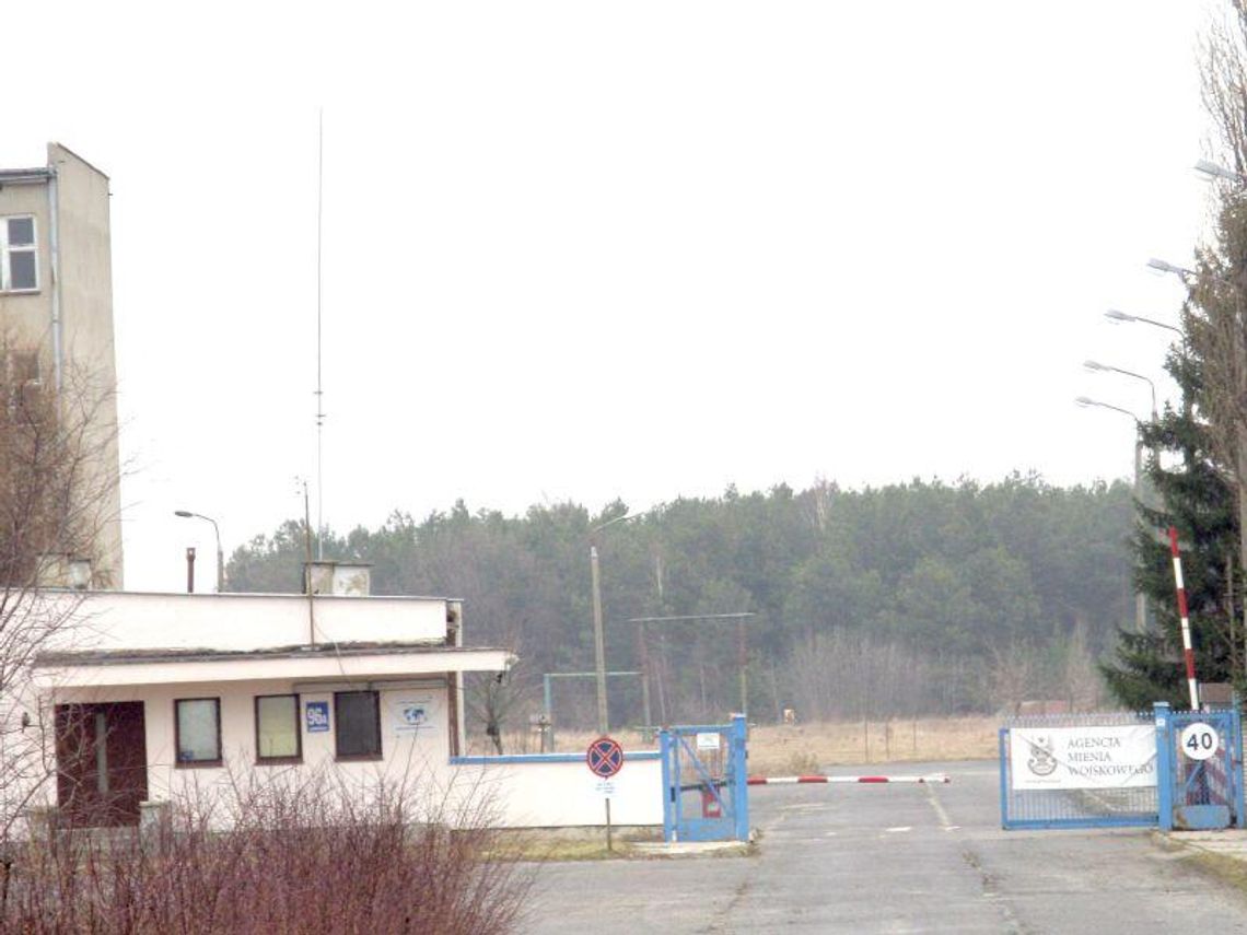 Lotnisko w Białej Podlaskiej: Na razie bezruch, wkrótce zmiany