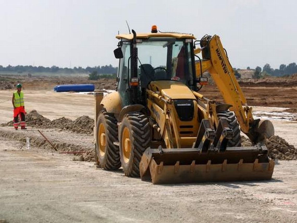 Lotnisko w Świdniku: Budują i badają kierunki lotów