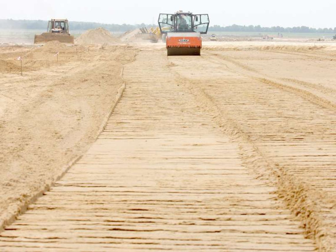 Lotnisko w Świdniku: O krok od umowy (zdjęcia)