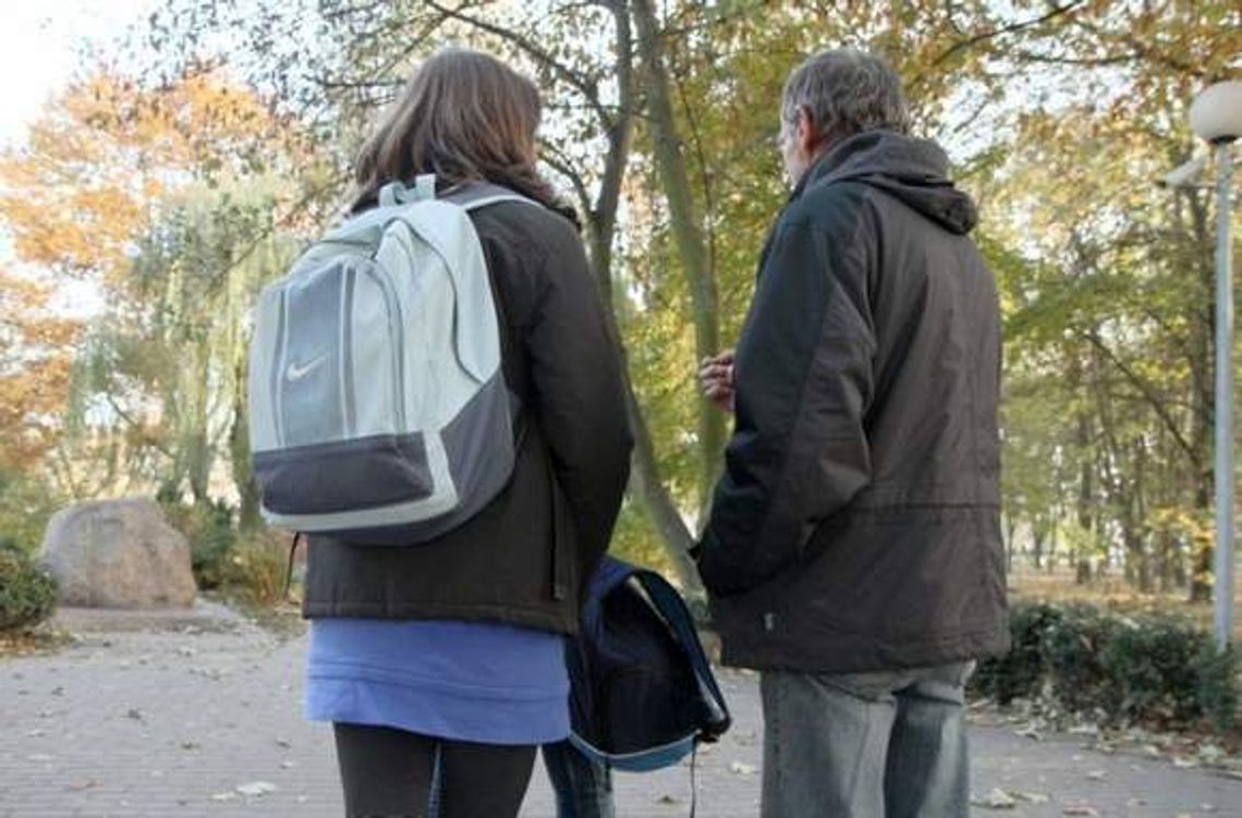 Łowcy organów w Milejowie: To nie wampir, to detektyw Łowcy organów w Milejowie: To nie wampir, to detektyw