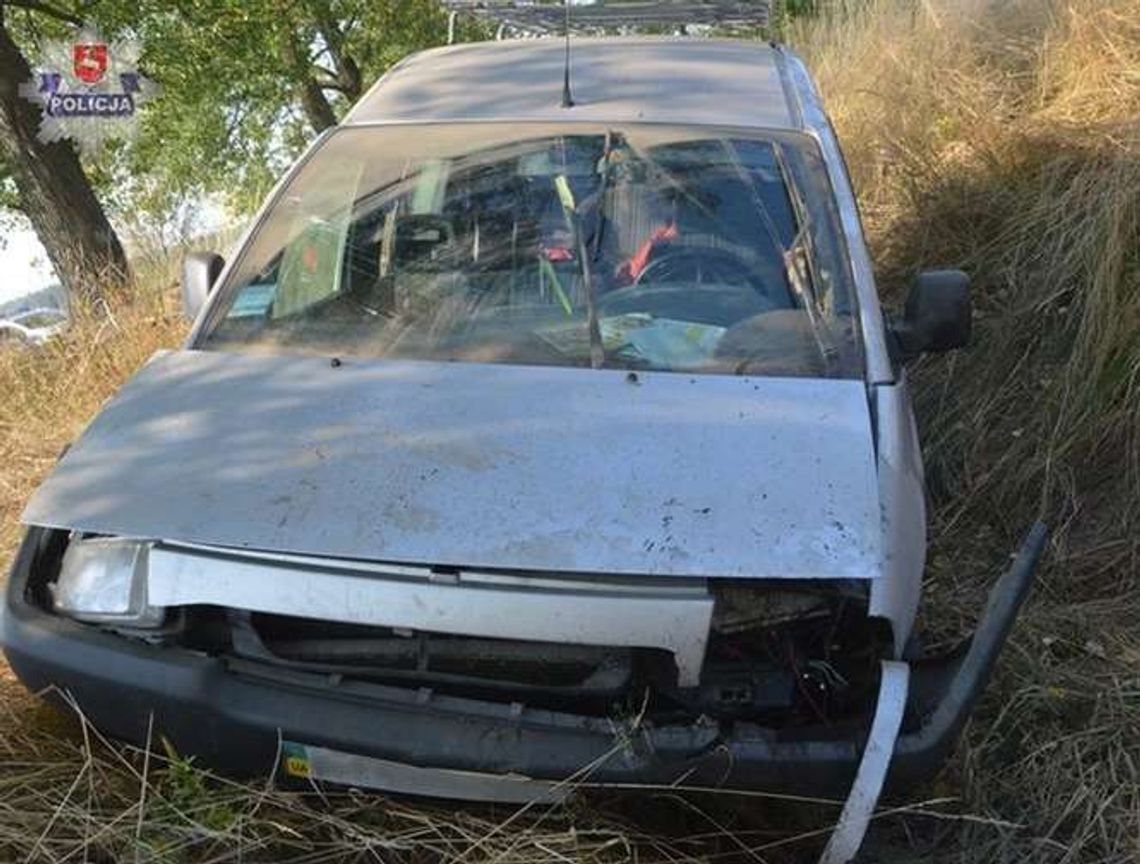 Łowcza: Wjechał w skarpę, ranni obywatele Ukrainy Łowcza: Wjechał w skarpę, ranni obywatele Ukrainy