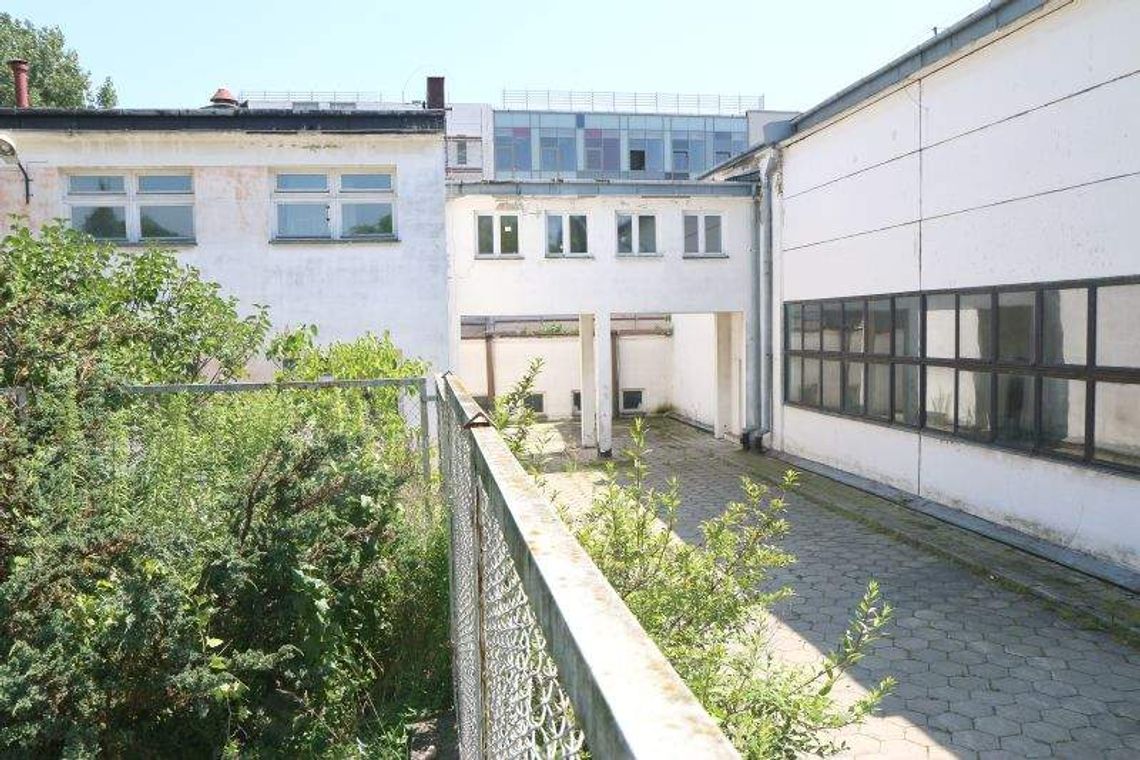 LPEC sprzedaje nieruchomości, powstają sklepy LPEC sprzedaje nieruchomości, powstają sklepy