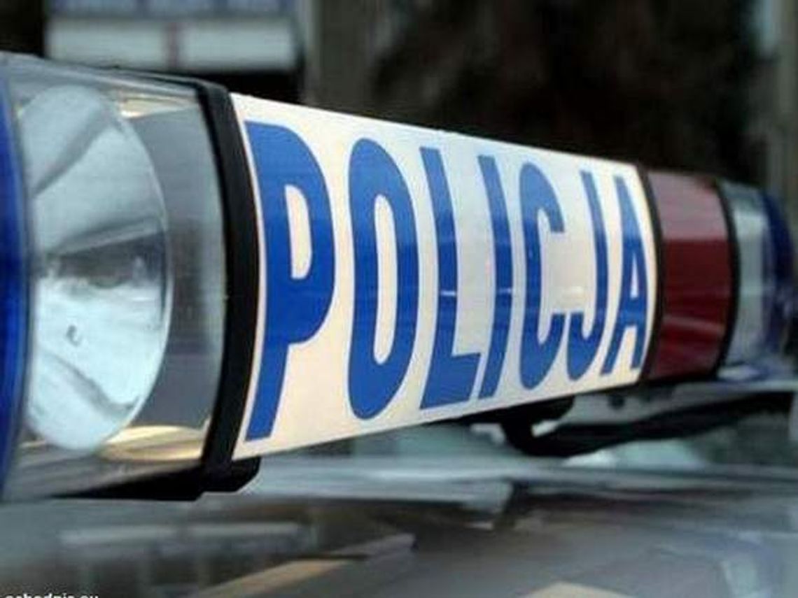 Lubartów: 16-latek wjechał motorowerem w samochód