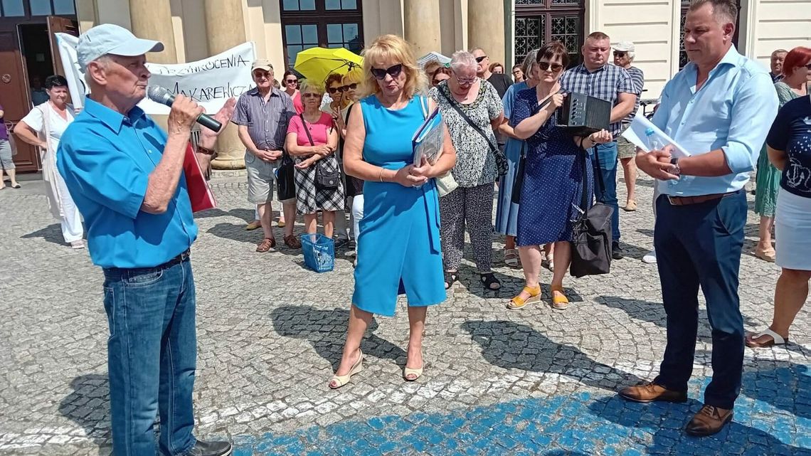 Lubartów: Będą rozmawiać o szpitalu. Komitet murem za dyrektorem