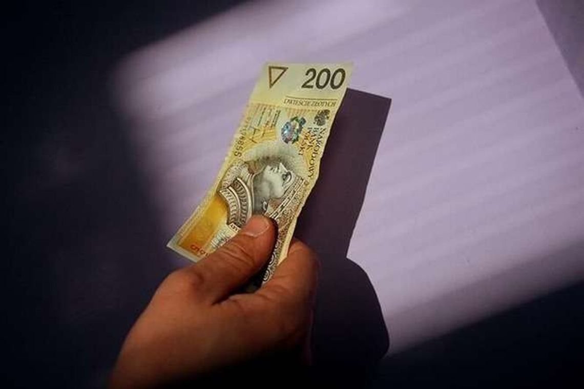 Lubartów: Chciała pomóc CBŚ, straciła 30 tys. zł