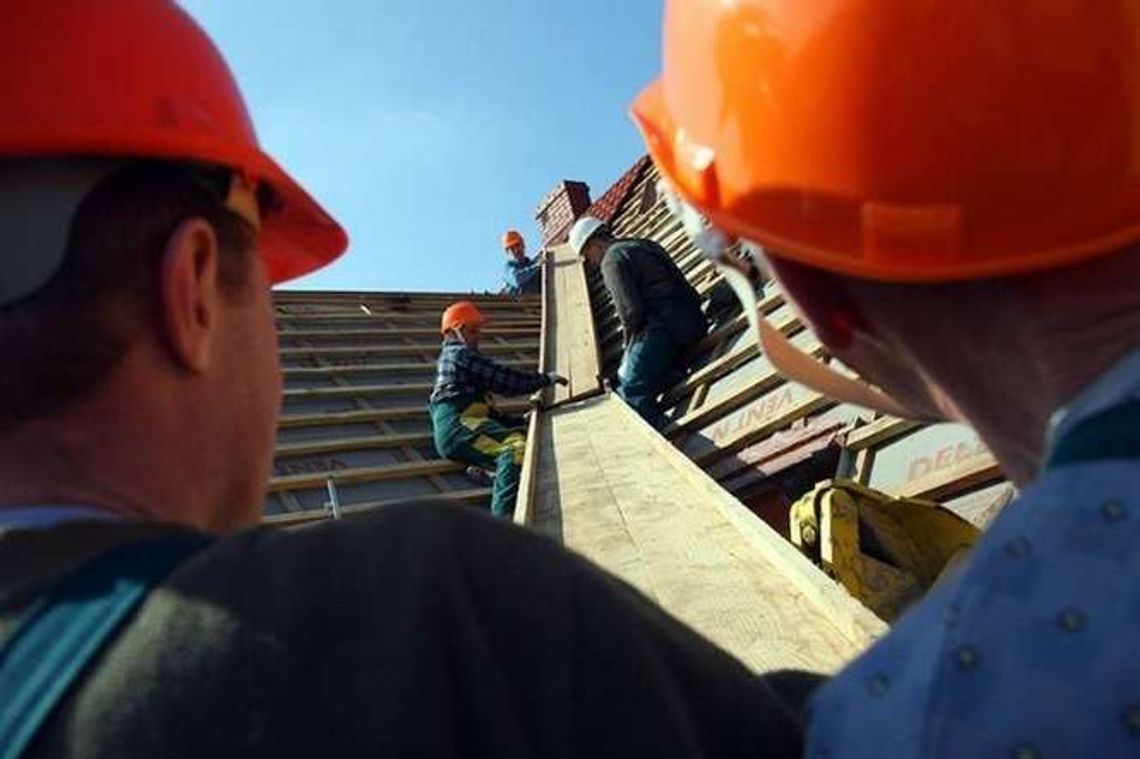 Lubartów: Kolejka chętnych po darmowy dach