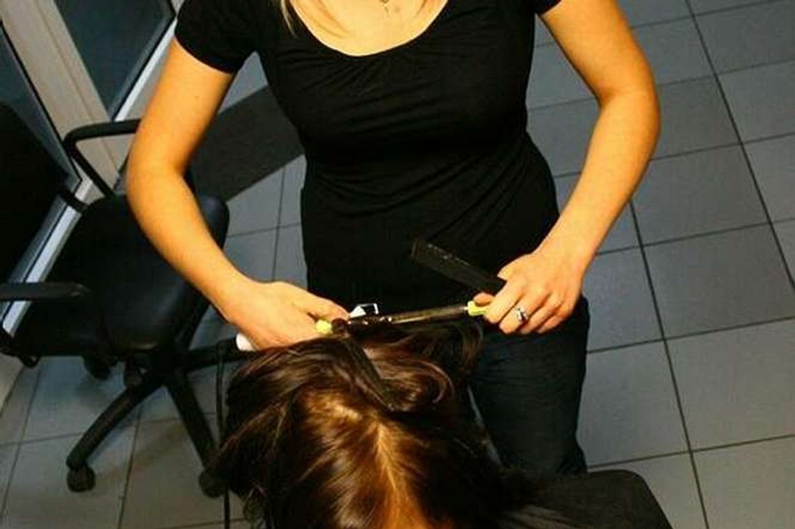 Lubartów: Pijana fryzjerka chciała strzyc klientów