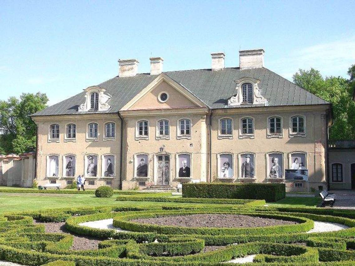 Lubartów: Przyjedź na koncert lub na spacer. W parku i w pałacu