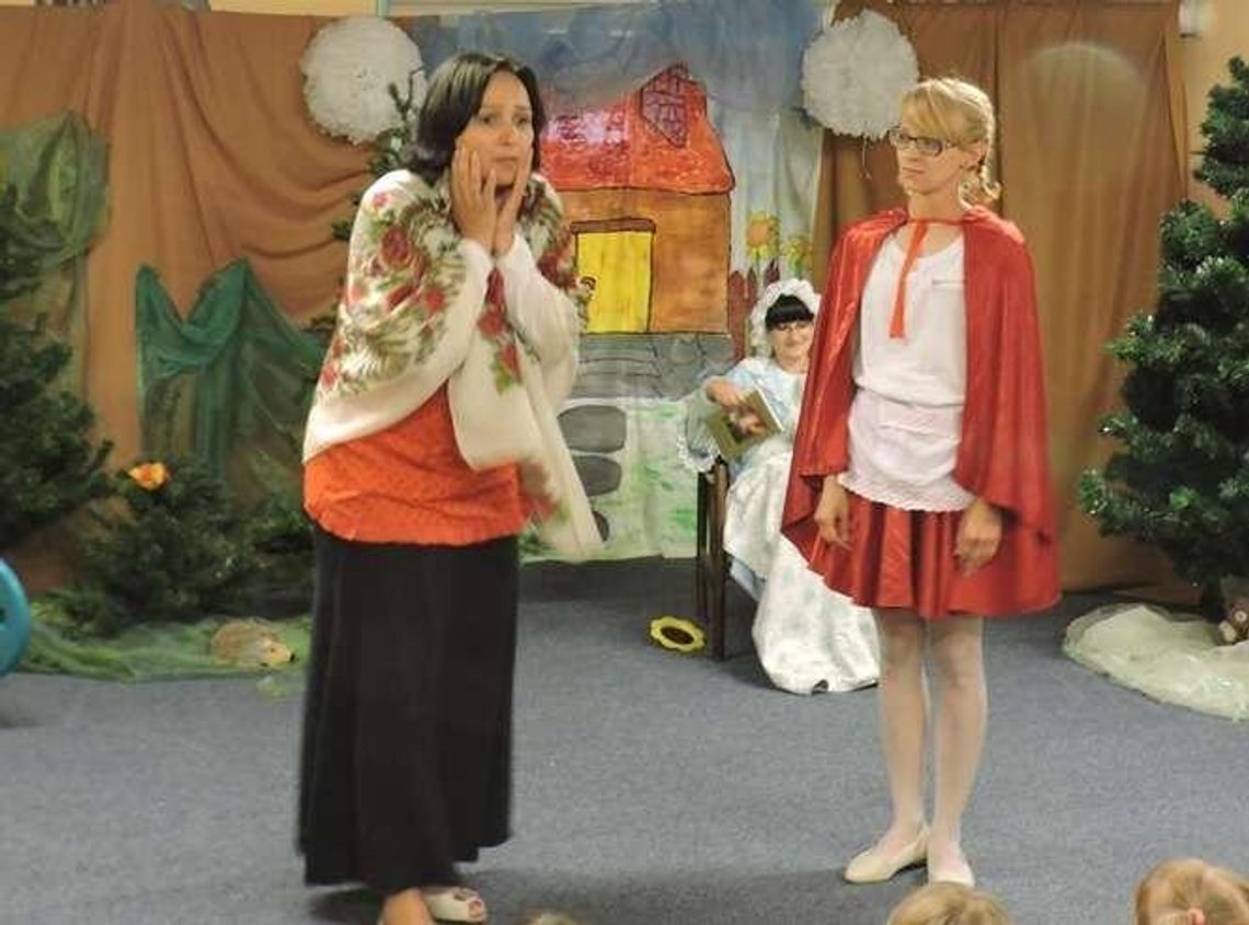 Lubartów: Rodzice zagrali dla dzieci "Czerwonego kapturka"