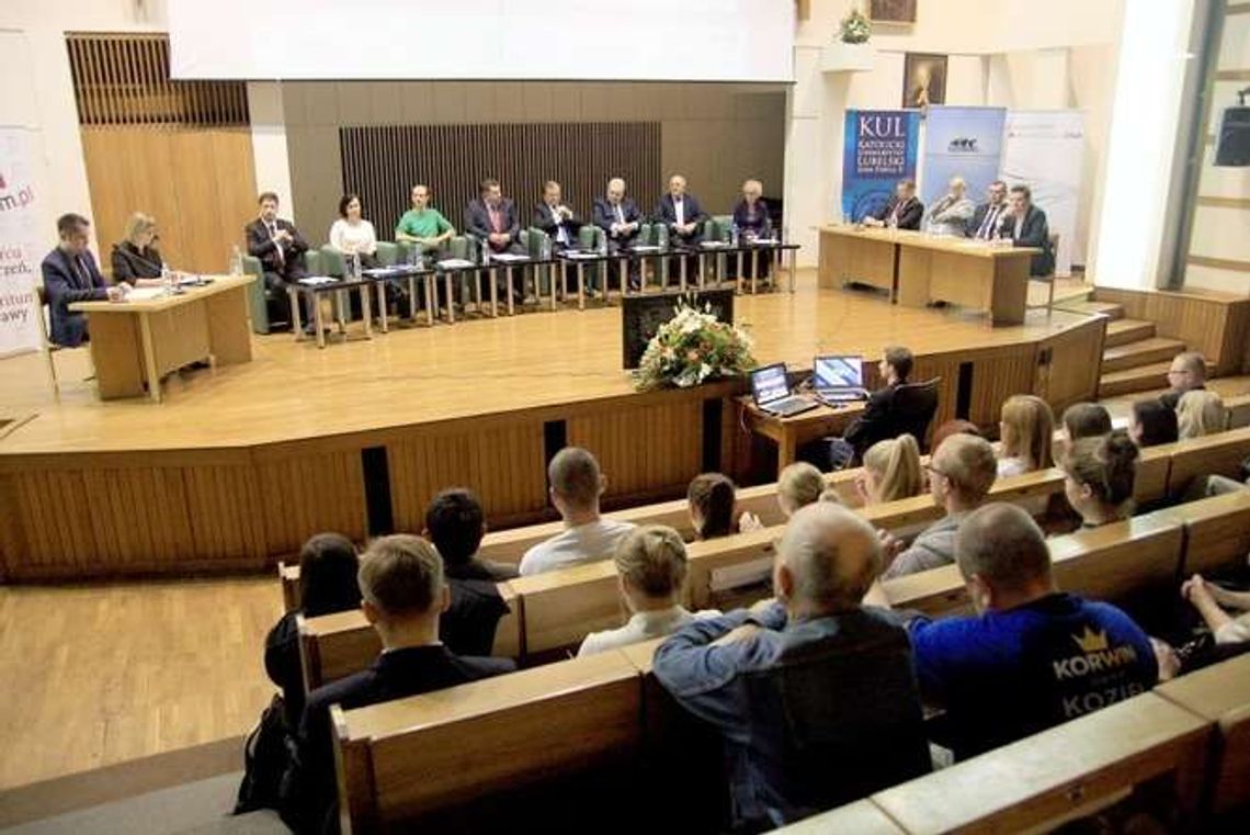 Lubelscy kandydaci o przyszłości młodych. Debata na KUL (wideo)