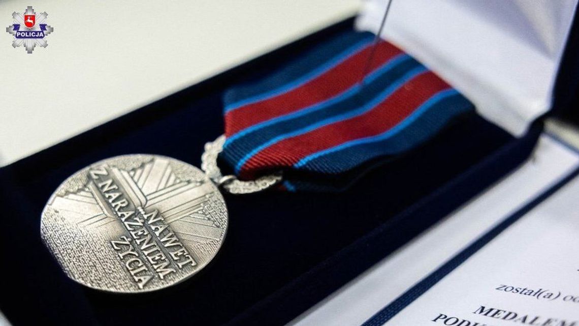 Lubelscy policjanci odznaczeni za ratowanie życia innych