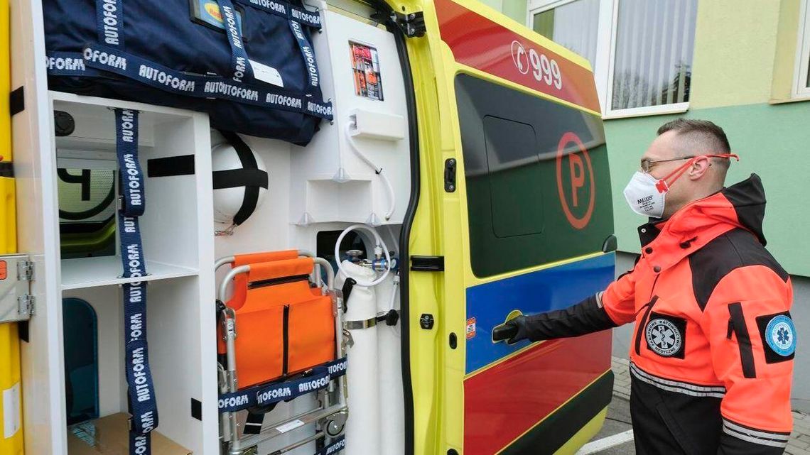 Lubelscy ratownicy dostali trzy nowe karetki. Dla pacjentów z COVID-19