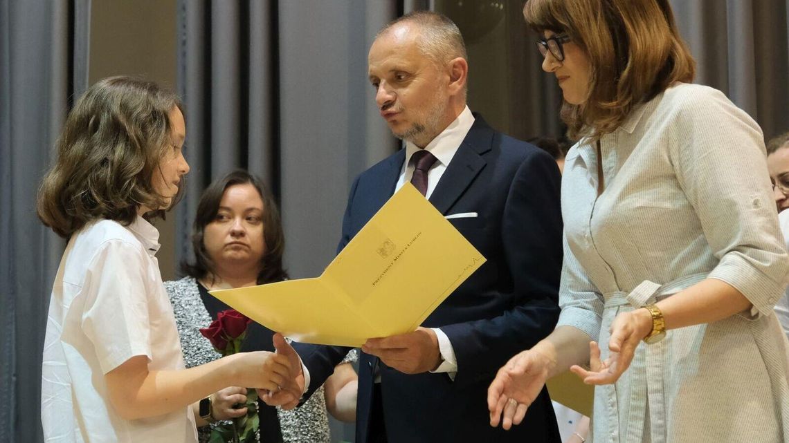 Lubelscy uczniowie docenieni i nagrodzeni. Za oceny i sukcesy artstyczne